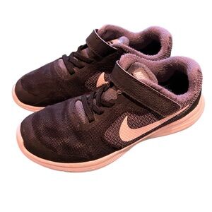NIKE Boy's Revolution Sneakers Size 3Y Black Slip On Shoes Velcro